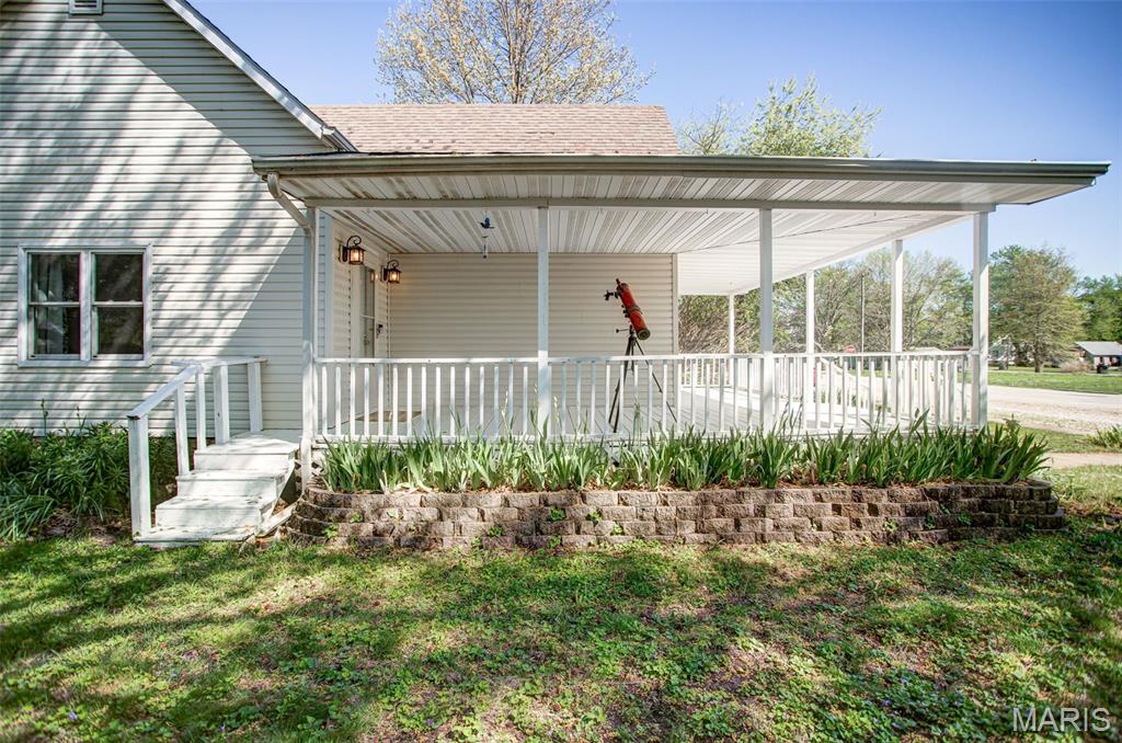 122 Jefferson Street Medora, IL 62063 - Photo 4 of 61