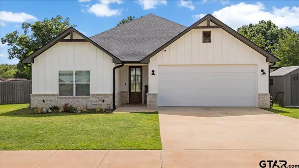 $375,000 | 907 Jack Brown, Whitehouse, TX 75791