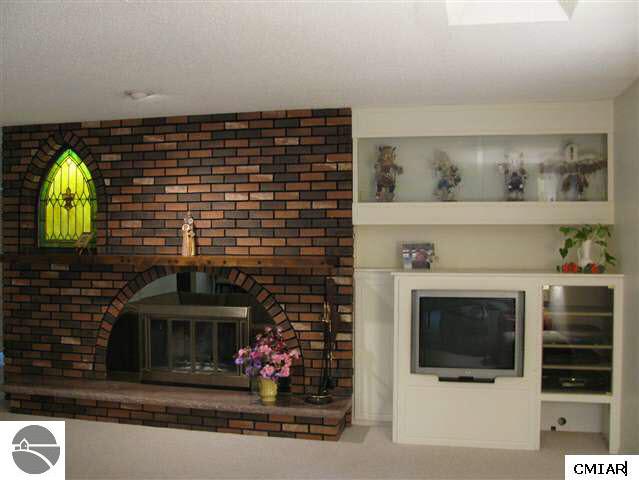 2620 West Wing Road Mount Pleasant, MI 48858 - Photo 6 of 9 1773921-5.JPG