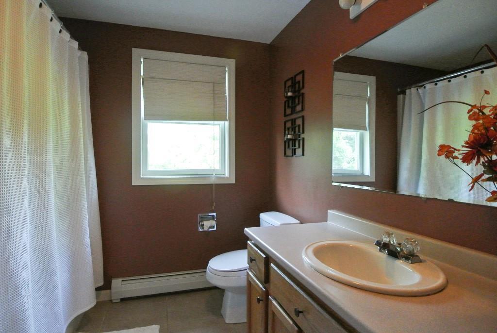 236 Alfred Street, Unit 4 Biddeford, ME 04005 - Photo 17 of 26 2nd floor full bathroom