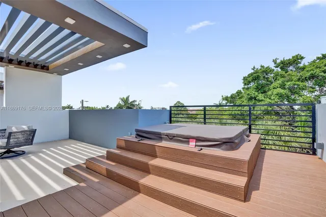 $2,249,000 | 1825 Northeast 26th Avenue, Fort Lauderdale, FL 33305
