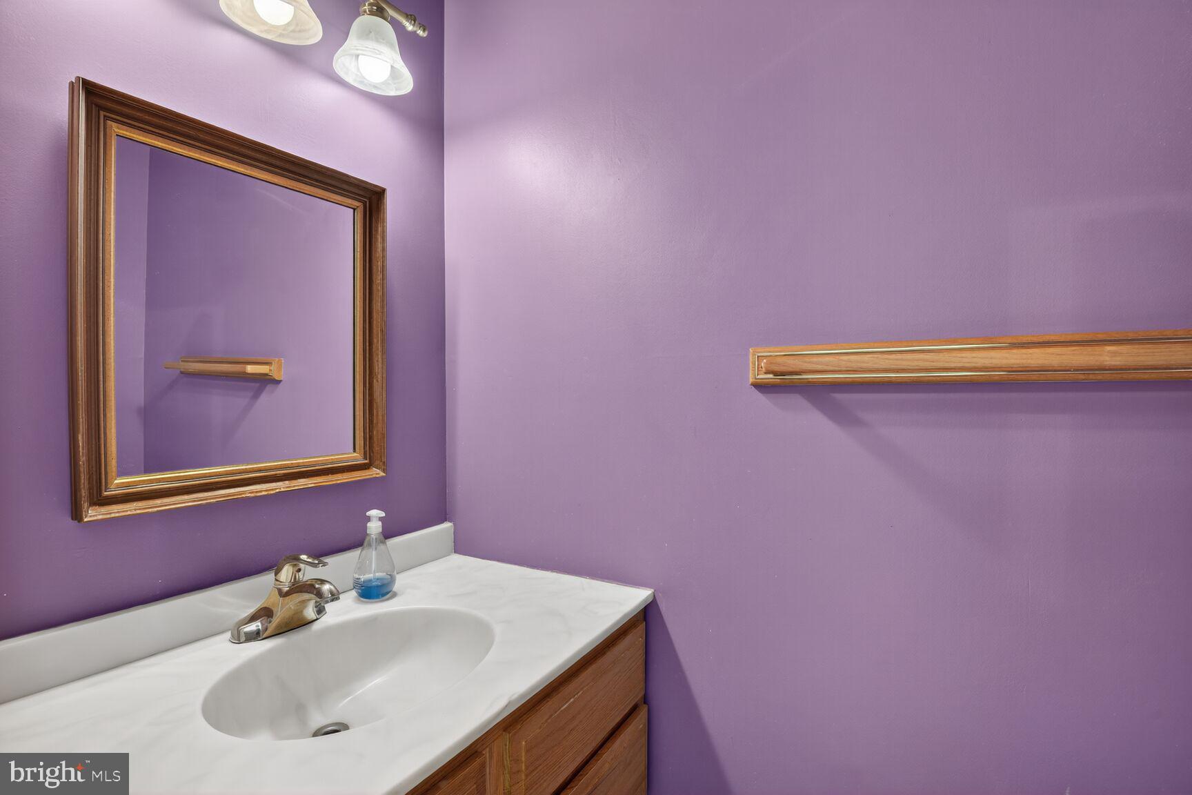 14 Treworthy Road Gaithersburg, MD 20878 - Photo 16 of 37 Half Bath on main level