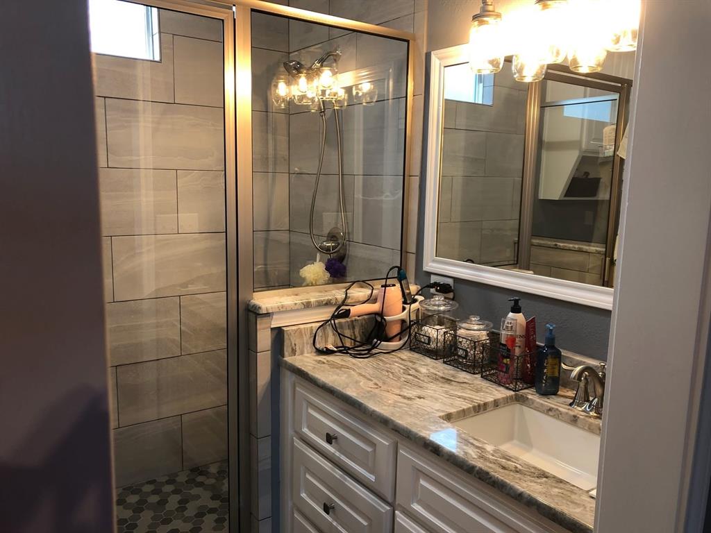 744 North Old Robinson Road Robinson, TX 76706 - Photo 12 of 24