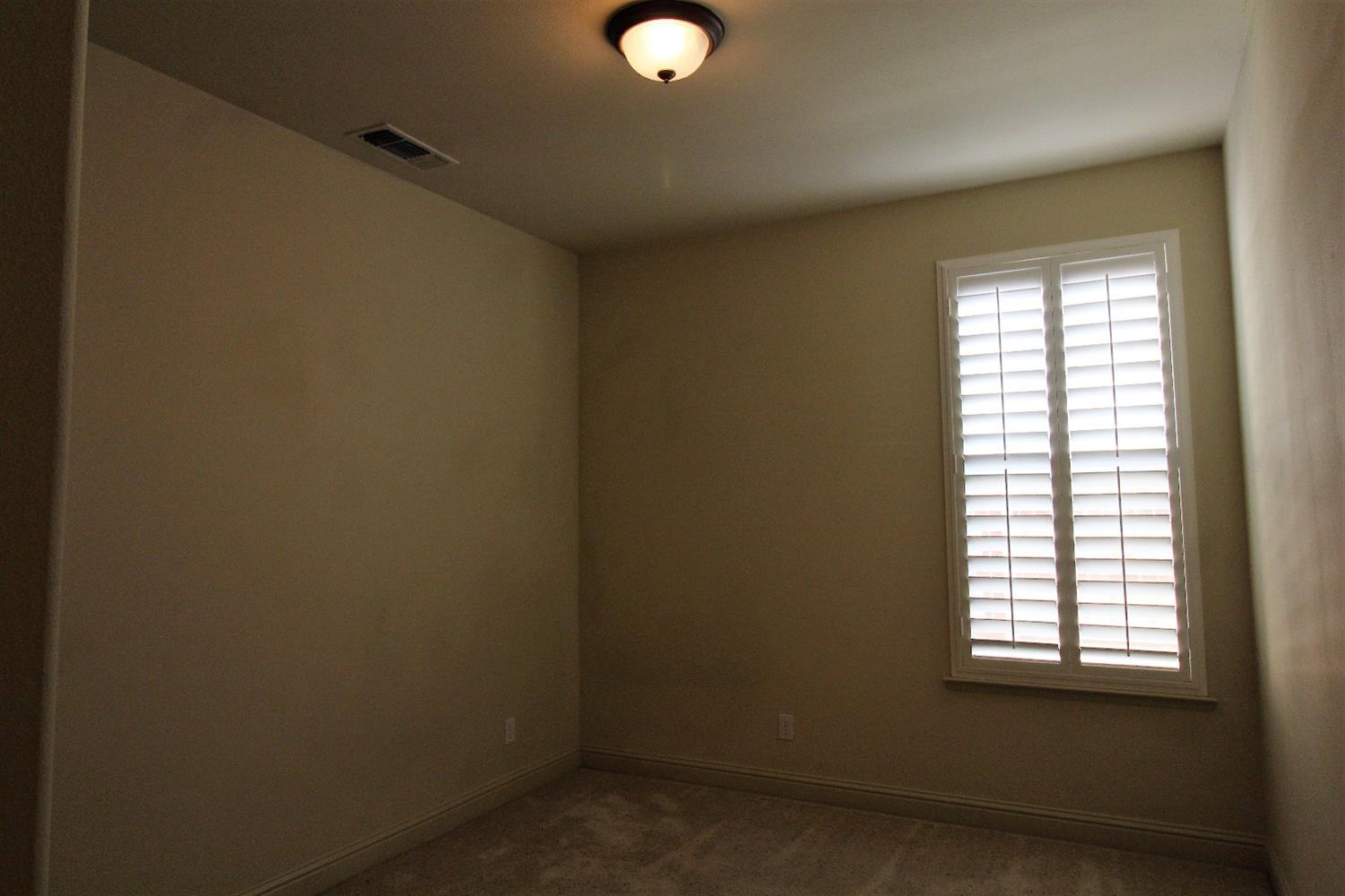 283 West Lilac Avenue Reedley, CA 93654 - Photo 14 of 48 Gallery Image 14