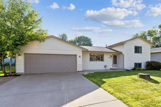 $353,000 | 504 1st Street Northwest, St. Michael, MN 55376