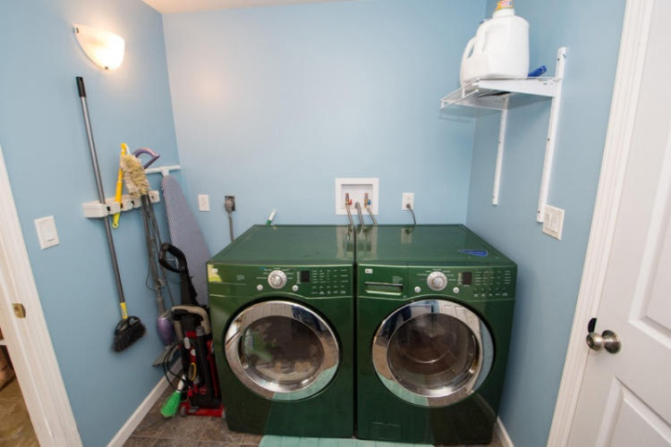 2863 Beebe Road Niles, MI 49120 - Photo 14 of 39 2863 Beebe Rd Niles_Laundry
