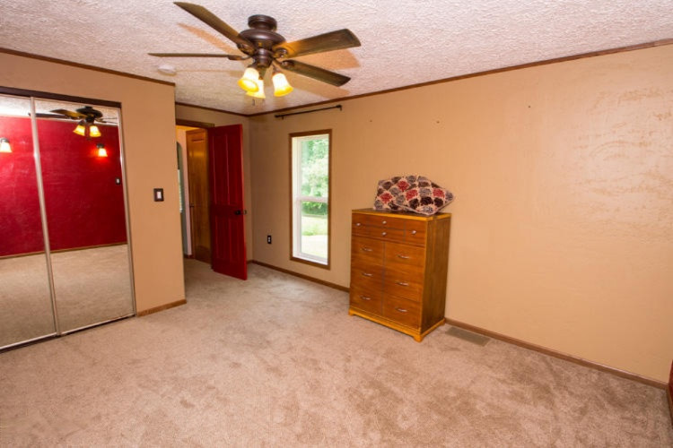 2863 Beebe Road Niles, MI 49120 - Photo 16 of 39 2863 Beebe Rd Niles_Master bedroom (3)
