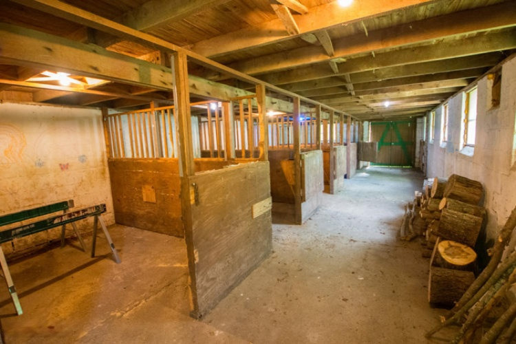 2863 Beebe Road Niles, MI 49120 - Photo 26 of 39 2863 Beebe Rd Niles_Barn (2)