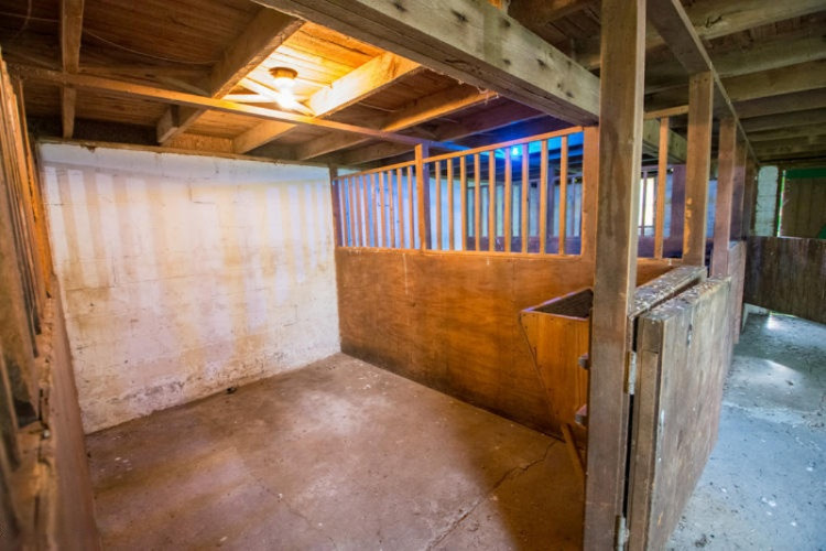 2863 Beebe Road Niles, MI 49120 - Photo 27 of 39 2863 Beebe Rd Niles_Barn (5)