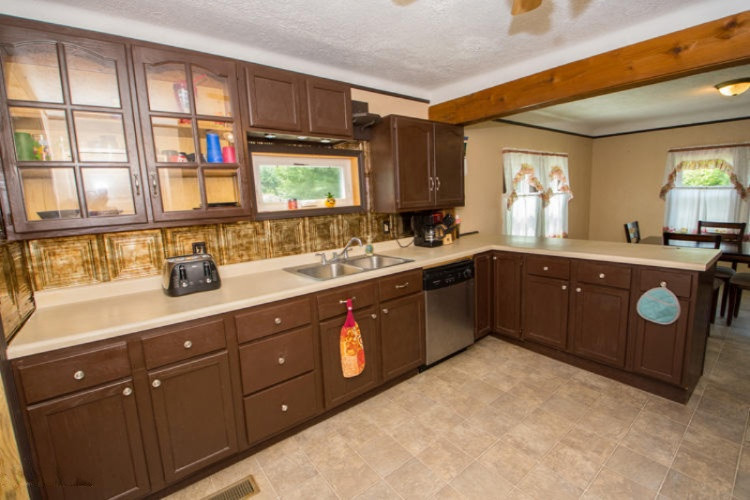 2863 Beebe Road Niles, MI 49120 - Photo 7 of 39 2863 Beebe Rd Niles_Kitchen (5)