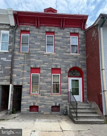$235,000 | 227 North 10th Street, Reading, PA 19601
