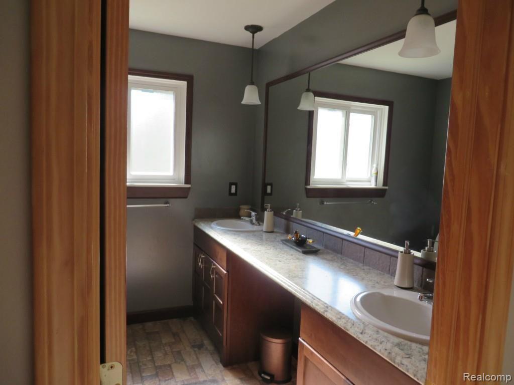 44768 Hanford Road Canton, MI 48187 - Photo 14 of 22