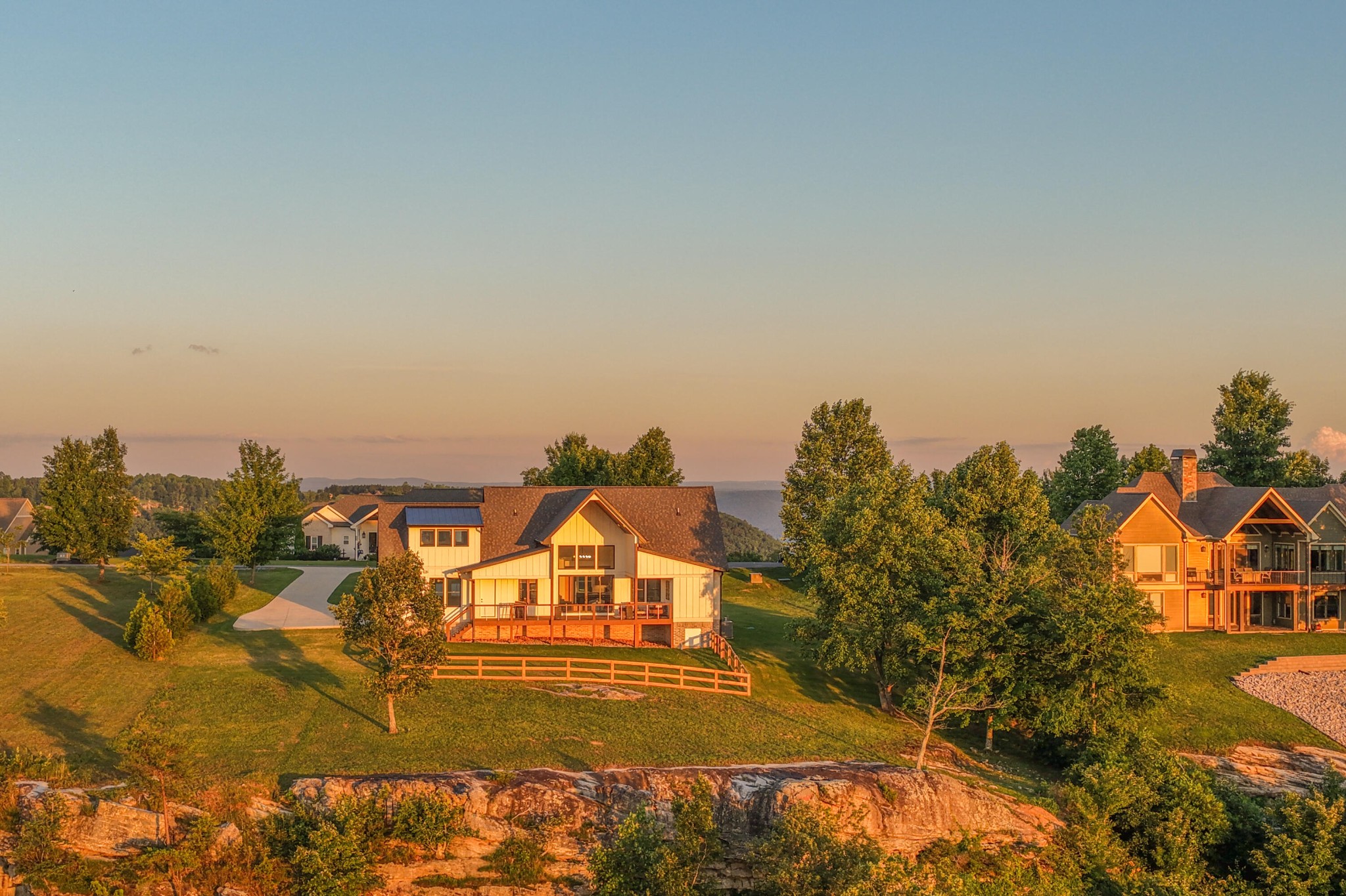 925 Sunset Circle Jasper, TN 37347 - Photo 4 of 100