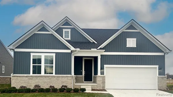 $560,000 | 20352 Banbury Court, Macomb, MI 48044