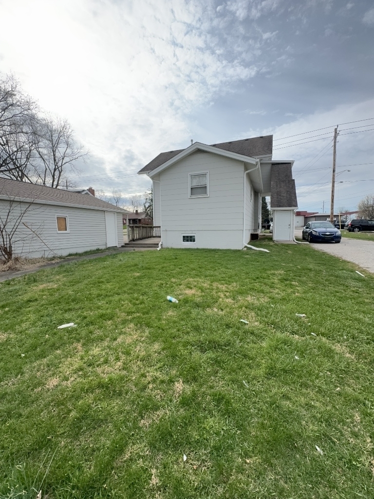 1220 East Thompson Road Indianapolis, IN 46227 - Photo 4 of 45 Gallery Image 4