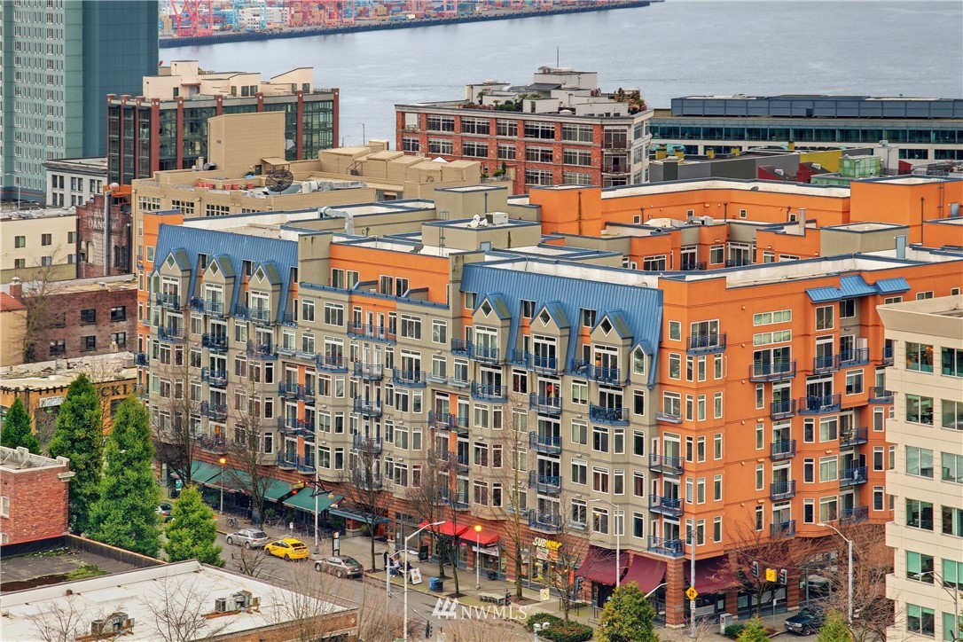 a picture of city view