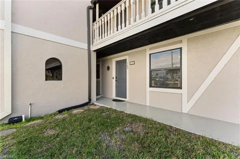 $193,000 | 14053 Northumberland Drive Southwest, Unit 105, Fort Myers, FL 33908