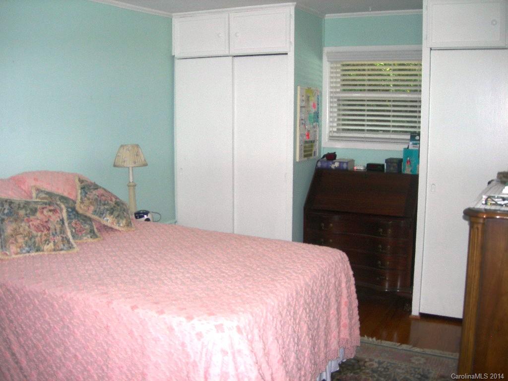 5300 Seacroft Road Charlotte, NC 28210 - Photo 4 of 11