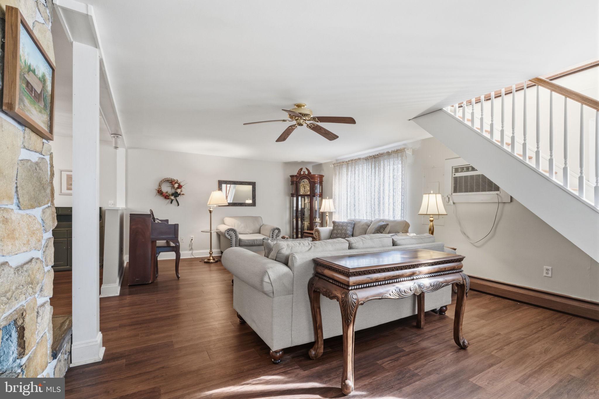 12 Idolstone Road Levittown, PA 19057 - Photo 4 of 30
