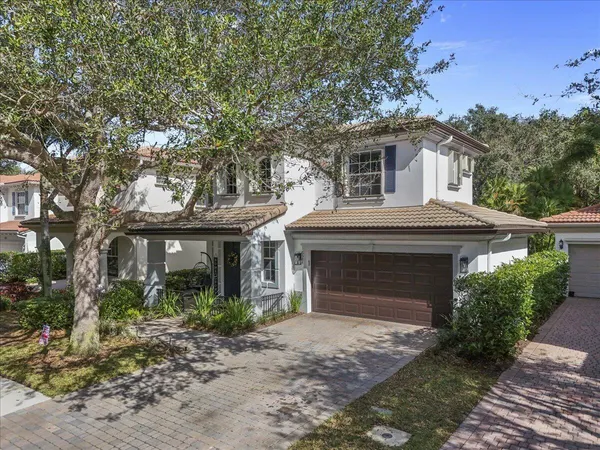 $805,000 | 627 Castle Drive, Palm Beach Gardens, FL 33410