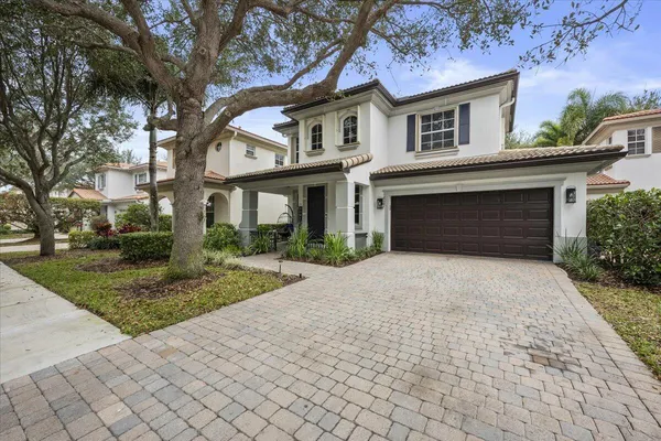 $805,000 | 627 Castle Drive, Palm Beach Gardens, FL 33410