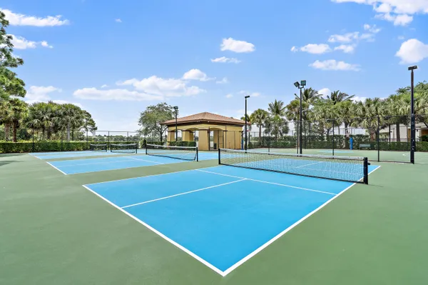 $805,000 | 627 Castle Drive, Palm Beach Gardens, FL 33410