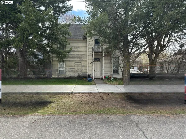 $159,900 | 404 West 2nd Street, Fossil, OR 97830