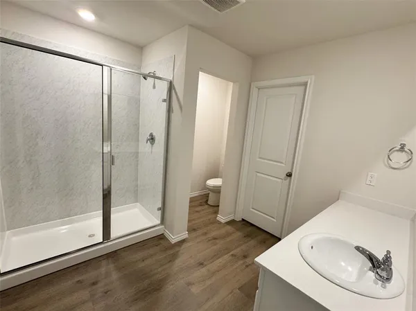 $2,400 | 390 Zenyatta Drive, Waxahachie, TX 75165
