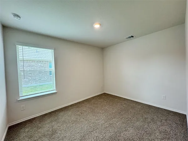 $2,400 | 390 Zenyatta Drive, Waxahachie, TX 75165