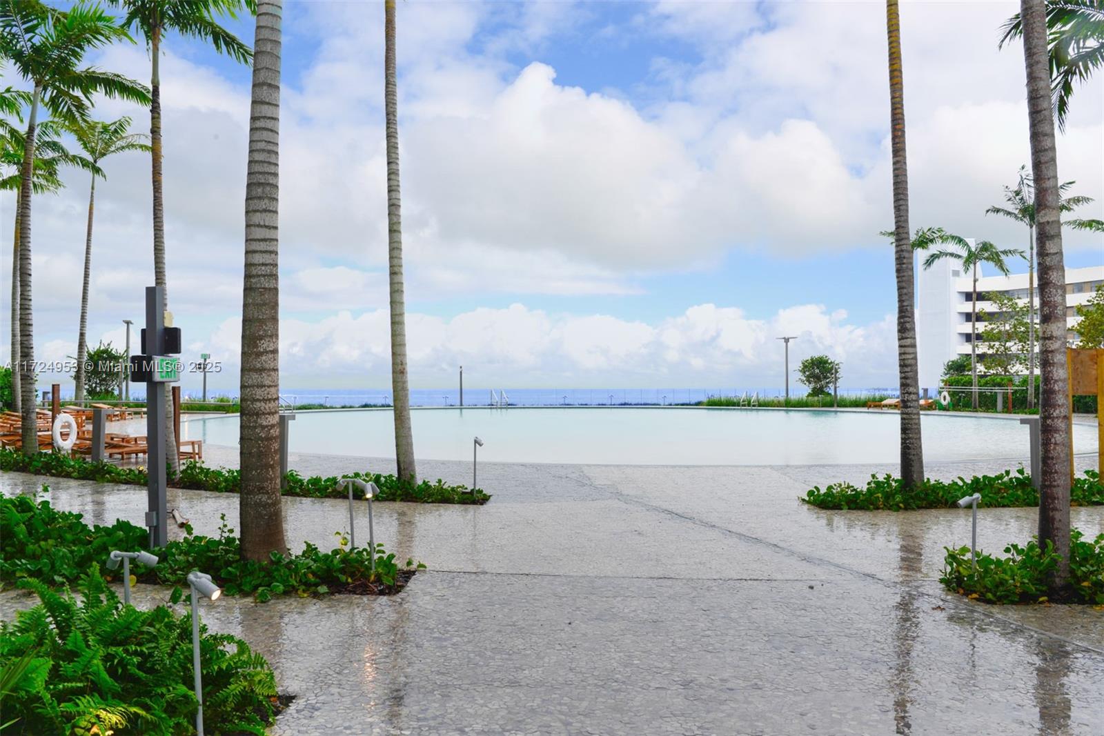 650 Northeast 32nd Street, Unit 2703 Miami, FL 33137 - Photo 43 of 48 a view of a city with tall buildings