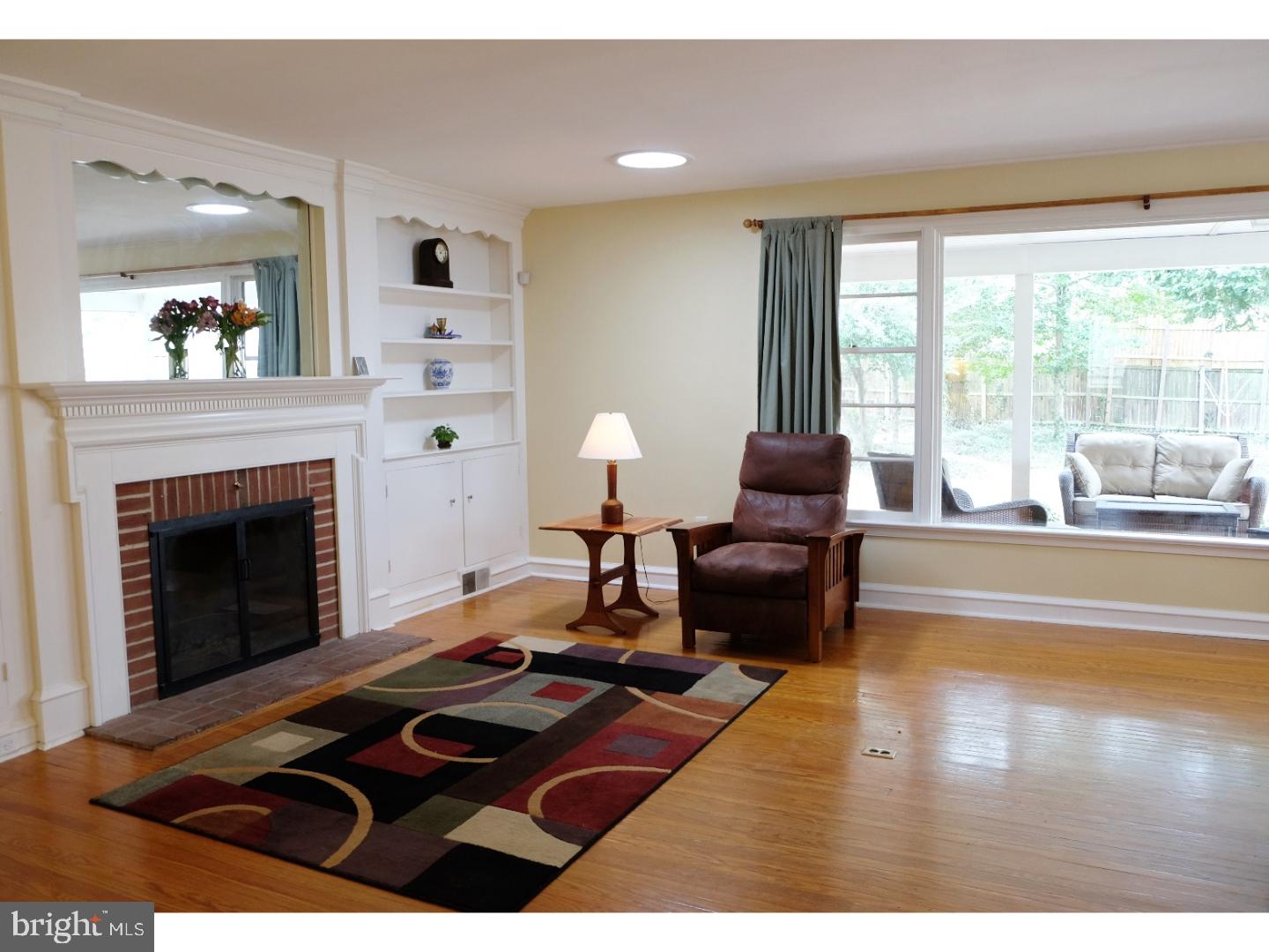 340 Gribbel Road Wyncote, PA 19095 - Photo 3 of 23 Living Room