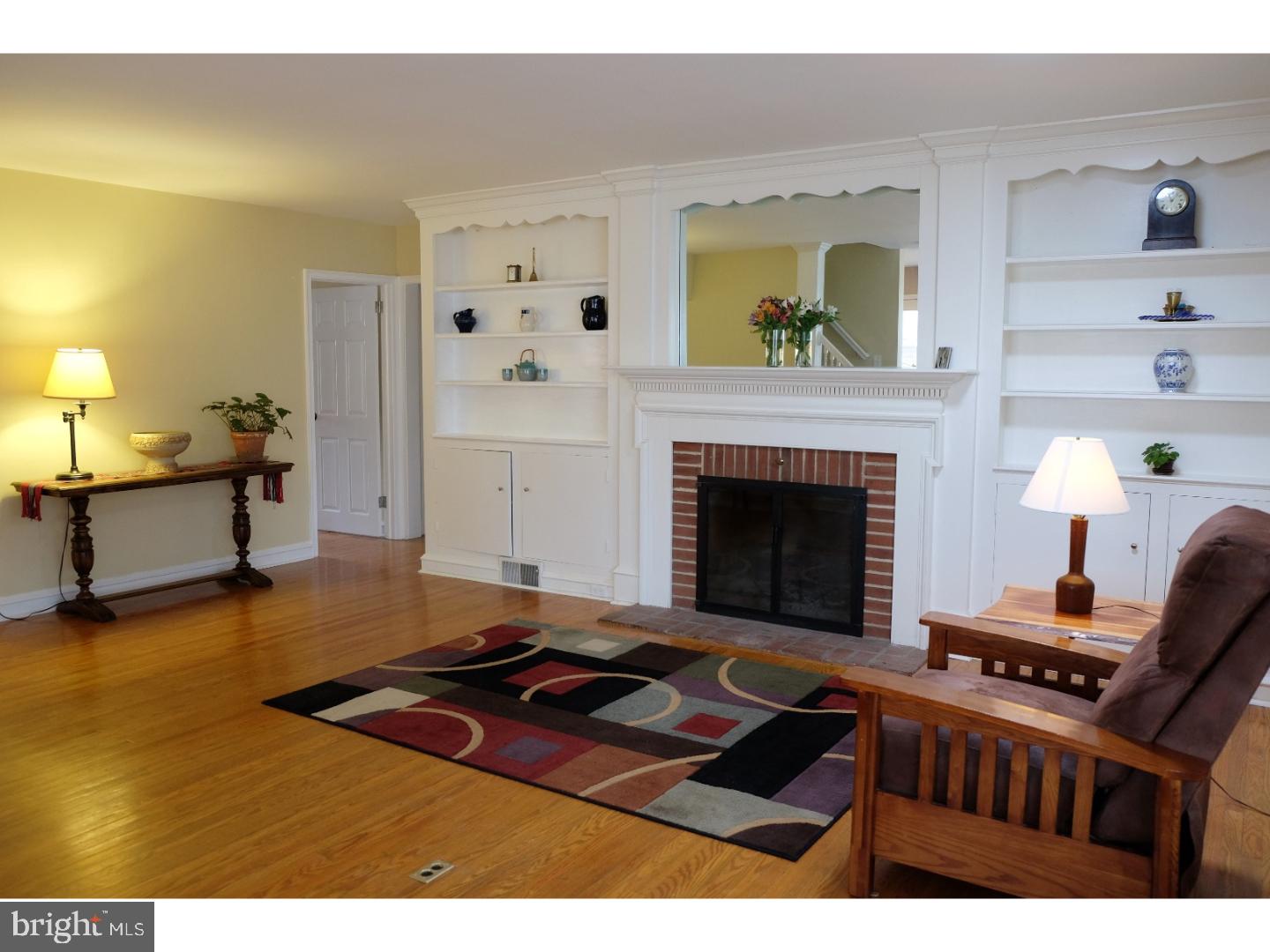 340 Gribbel Road Wyncote, PA 19095 - Photo 5 of 23 Living Room