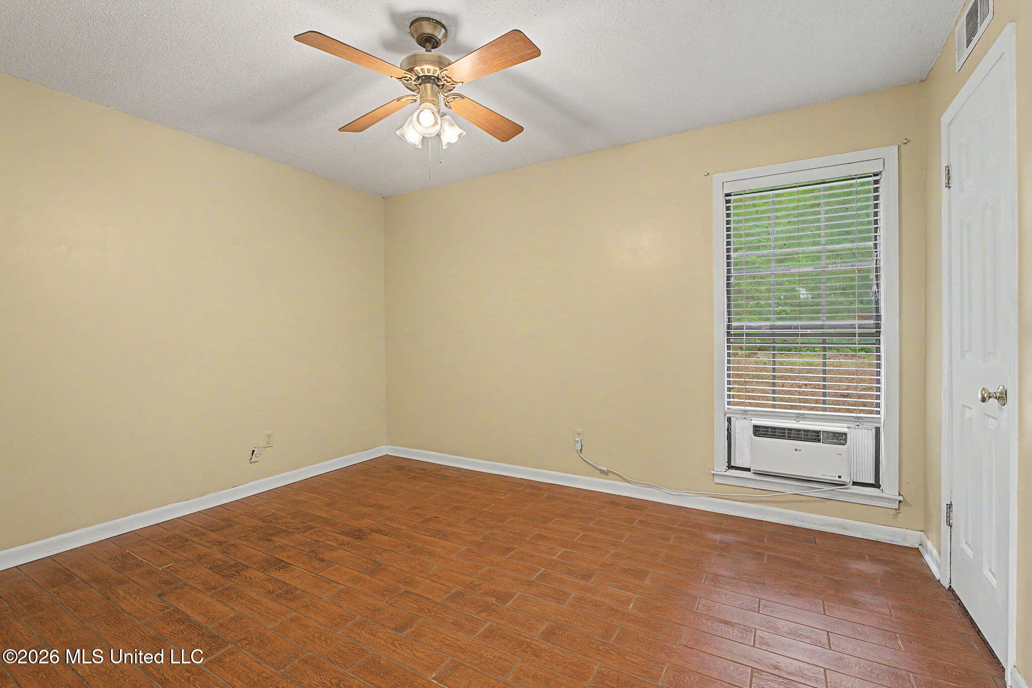 2051 Laughter Road Nesbit, MS 38651 - Photo 18 of 34 Primary Bedroom