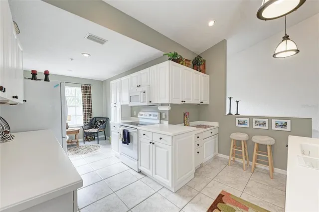 $285,000 | 6821 Fairview Terrace, Unit 6821, Bradenton, FL 34203