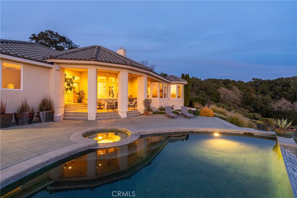4342 Shadow Canyon Road Templeton, CA 93465 - Photo 2 of 74 Impressive infinity pool