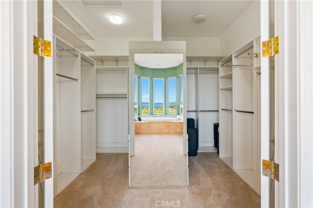 4342 Shadow Canyon Road Templeton, CA 93465 - Photo 30 of 74 a view of entryway and kitchen