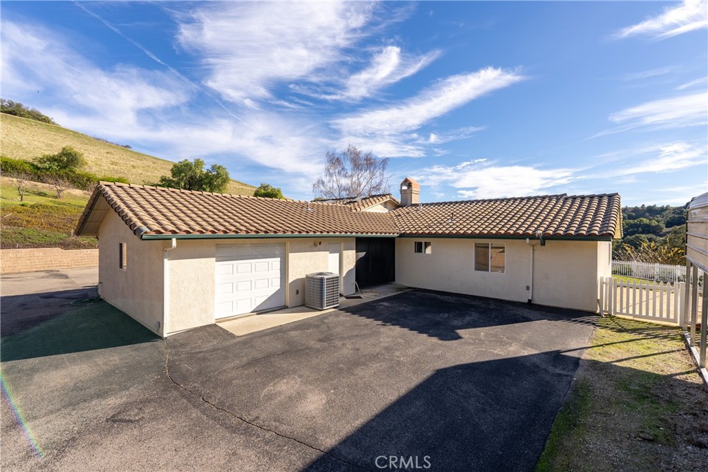 4342 Shadow Canyon Road Templeton, CA 93465 - Photo 65 of 74 a front view of a house with a yard