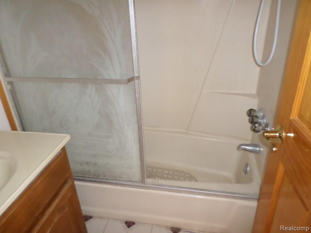 8437 Mabley Hill Road Fenton, MI 48430 - Photo 18 of 30 SAM_7154.JPG