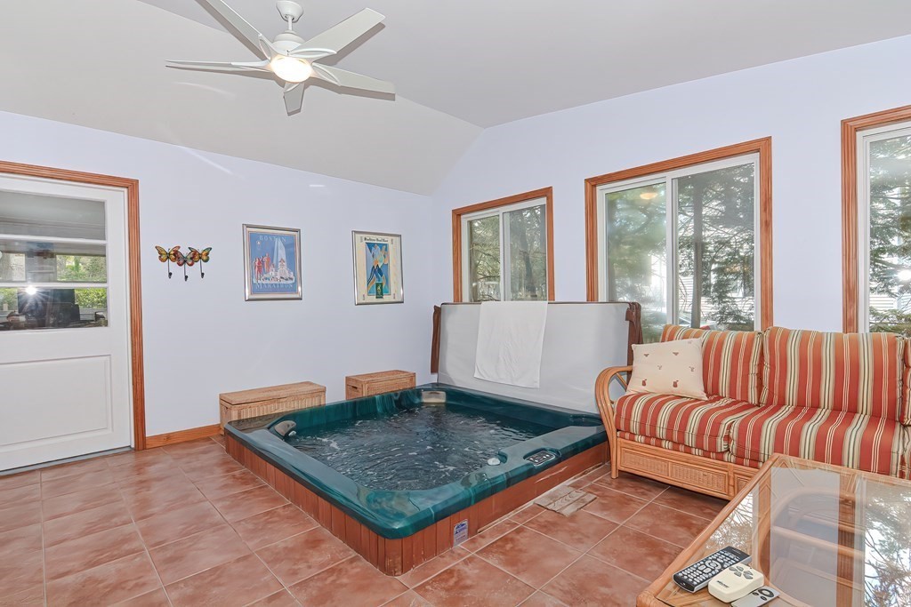 5 Eleanor Road Walpole, MA 02081 - Photo 12 of 31 Gallery Image 12