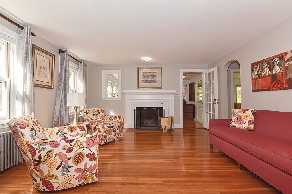 5 Eleanor Road Walpole, MA 02081 - Photo 4 of 31 Gallery Image 4