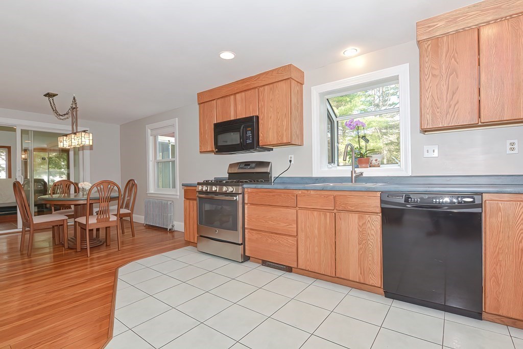 5 Eleanor Road Walpole, MA 02081 - Photo 8 of 31 Gallery Image 8