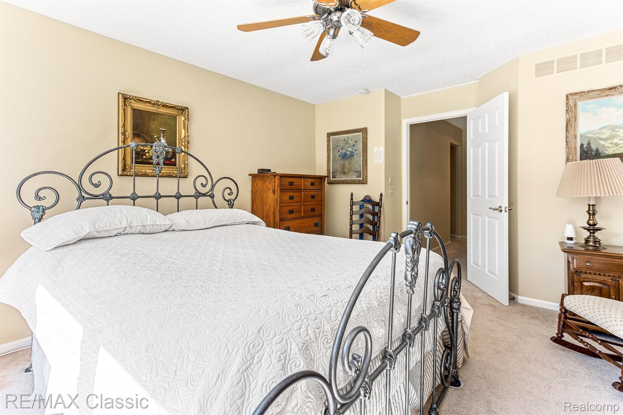 21730 River Ridge Trail Farmington, MI 48335 - Photo 10 of 38 Gallery Image 10