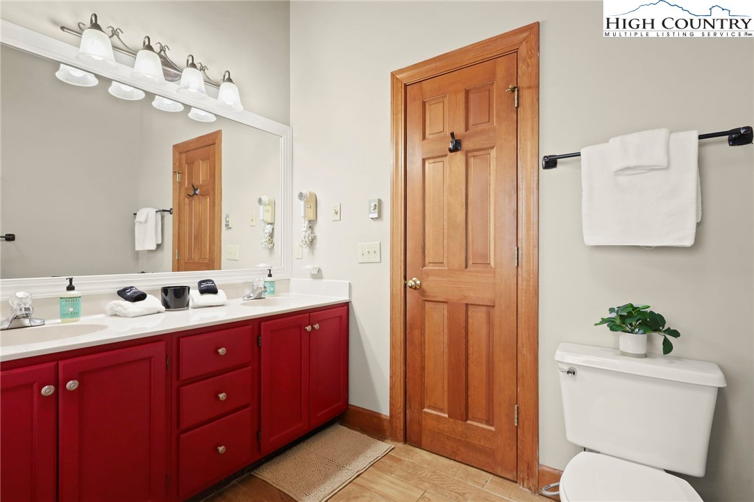 140-1 Lindale Ridge, Unit 503 Boone, NC 28607 - Photo 12 of 15 Gallery Image 12