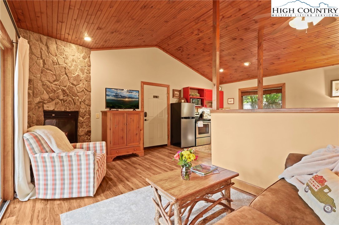 140-1 Lindale Ridge, Unit 503 Boone, NC 28607 - Photo 6 of 15 Gallery Image 6