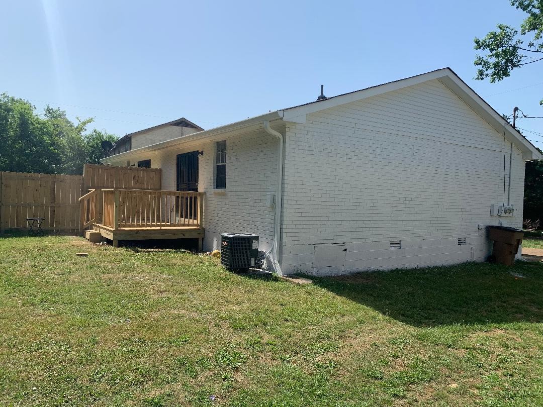 709 Eric Drive Nashville, TN 37207 - Photo 25 of 28 a backyard of a house