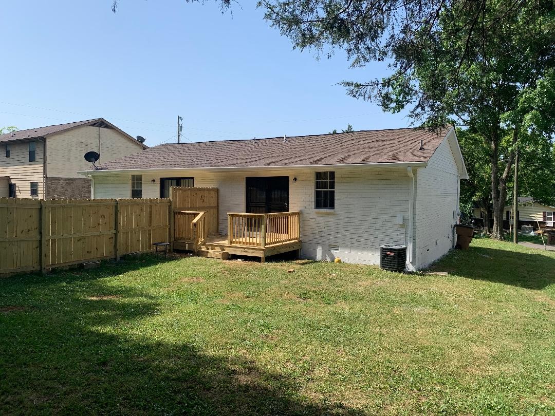 709 Eric Drive Nashville, TN 37207 - Photo 5 of 28 a view of a house with a yard
