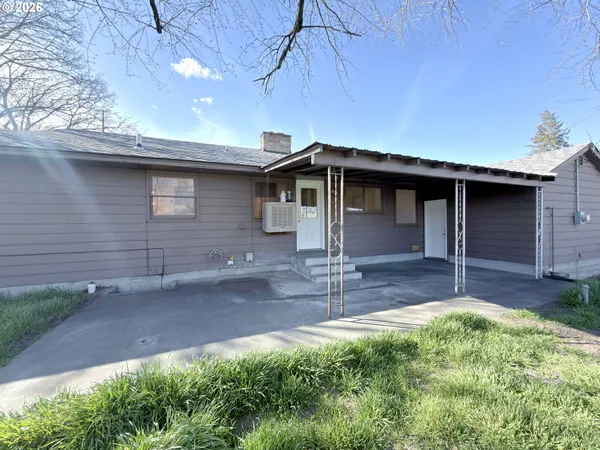 $230,000 | 725 Southwest 11th Street, Hermiston, OR 97838