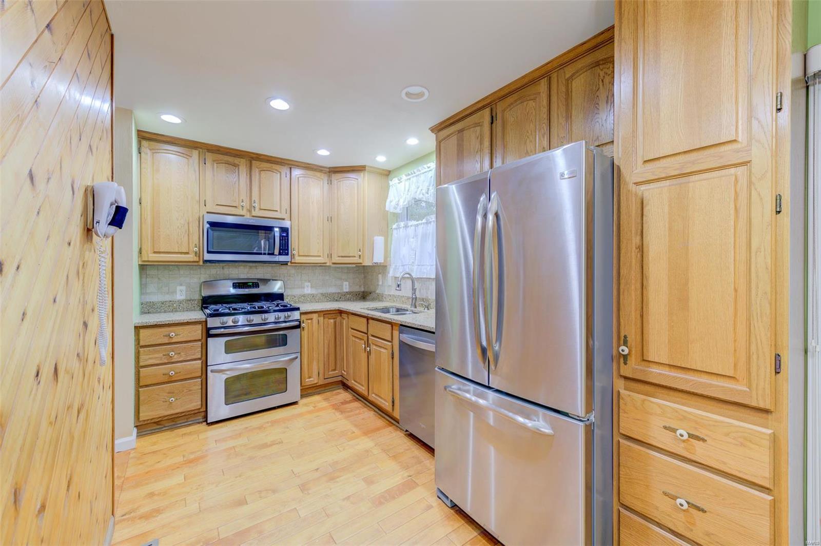 69 Country Hill Road St. Peters, MO 63376 - Photo 9 of 29