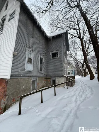 $135,200 | 9 East 15th Street, Jamestown, NY 14701