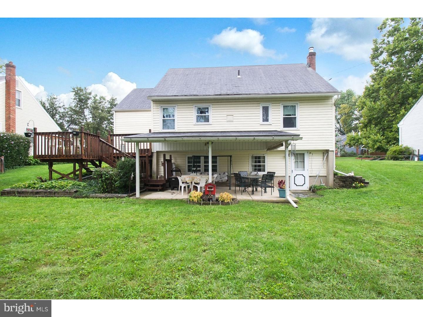 2009 Edgehill Road Bethlehem, PA 18017 - Photo 2 of 12 Gallery Image 2